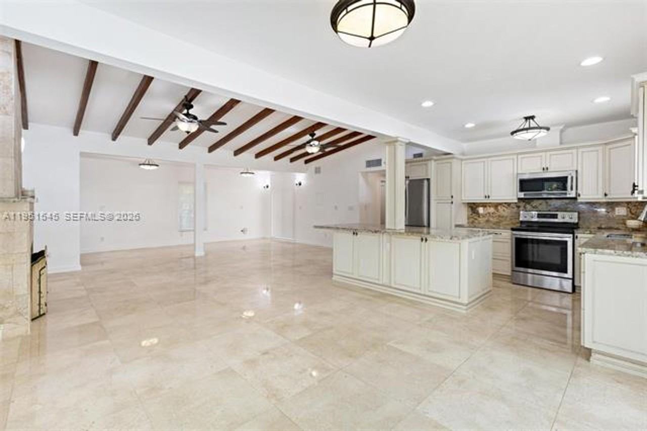 8030 Sw 120th St #0 - Photo 4 of 17