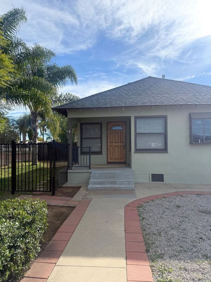 1026 5th St - Photo 2 of 15