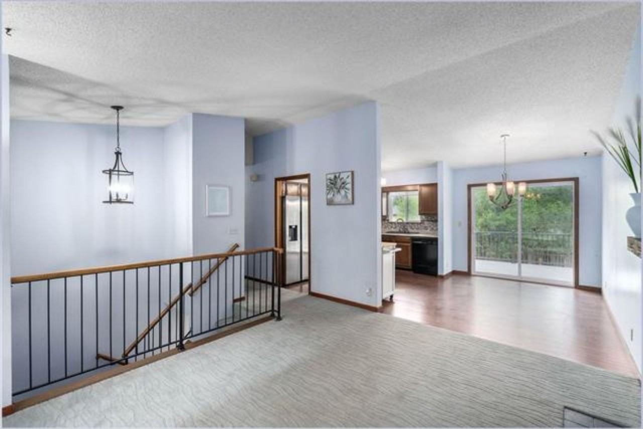 538 E Campus St - Photo 6 of 31