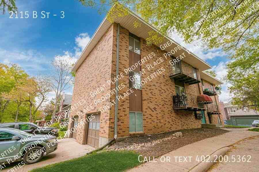 2115 B St #3 - Photo 2 of 19