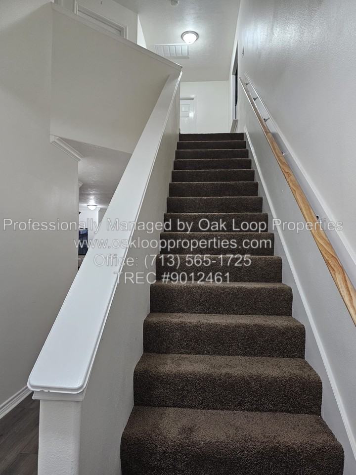 4611 Briscoe St Apt B - Photo 7 of 10