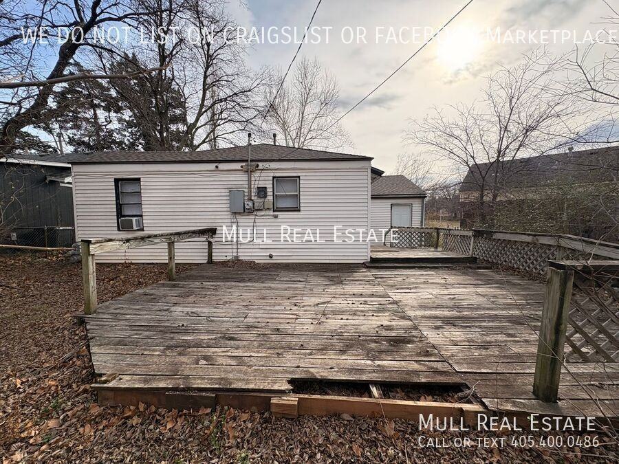 1929 Nw 36th St - Photo 4 of 15