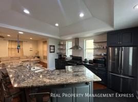 featured image of 707 N Duluth Ave