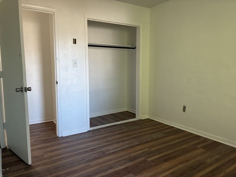 729 16th St - Photo 7 of 14