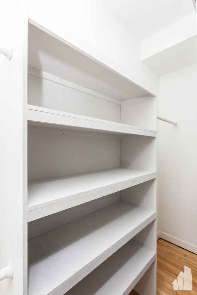 1014 W Roscoe St #2R - Photo 4 of 11