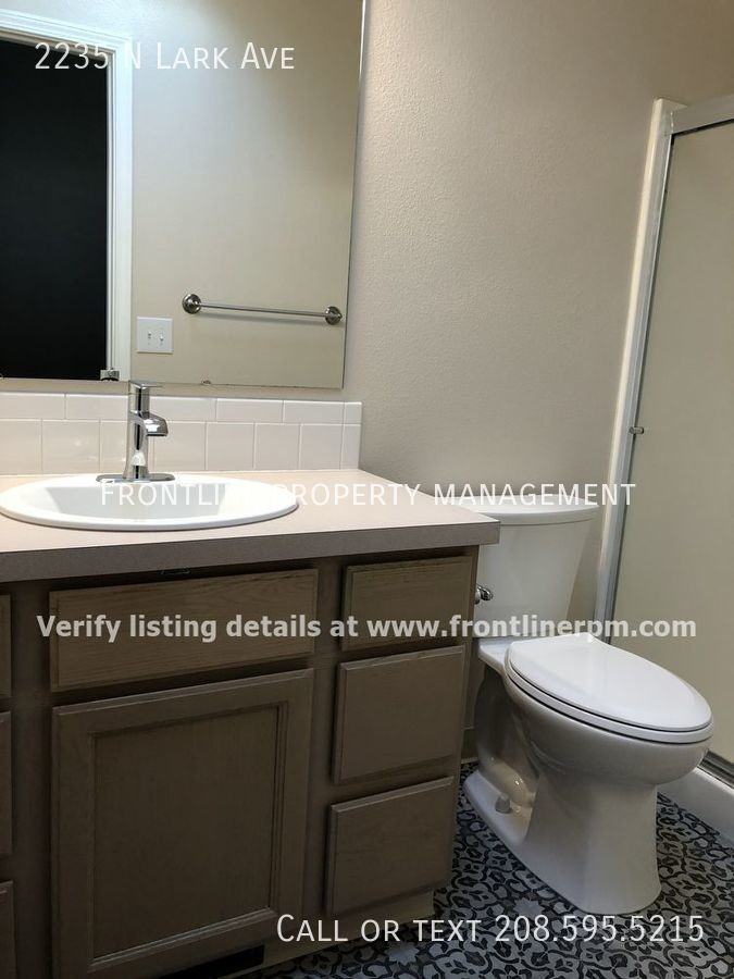 2235 N Lark Ave - Photo 2 of 13