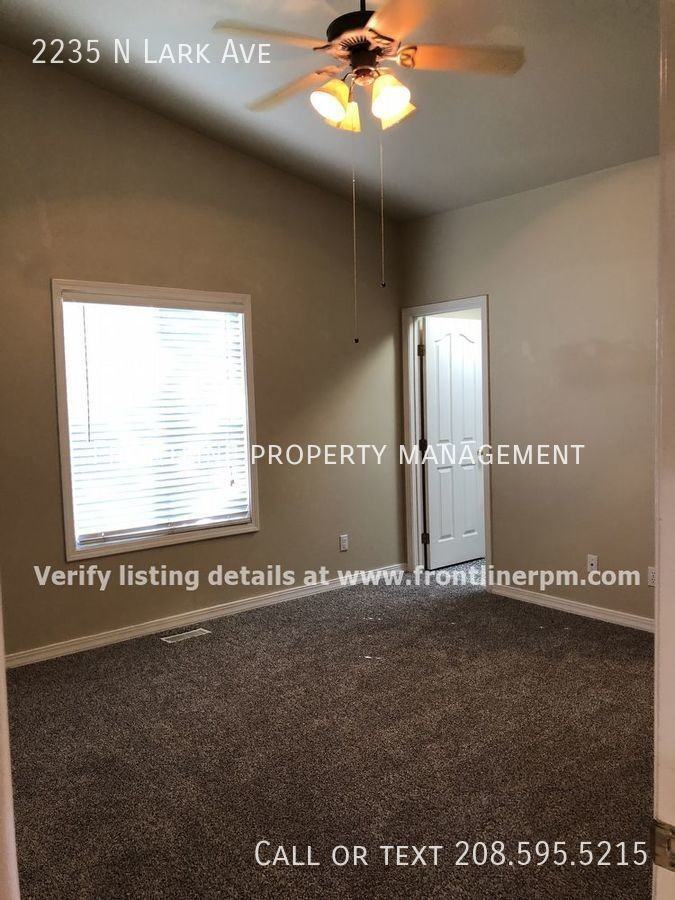 2235 N Lark Ave - Photo 3 of 13