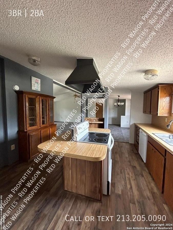 454 Overland Trl - Photo 3 of 17