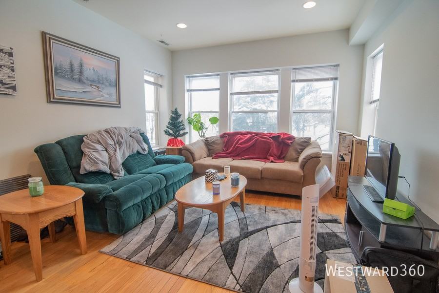 4402 W Parker Ave #2 - Photo 2 of 9