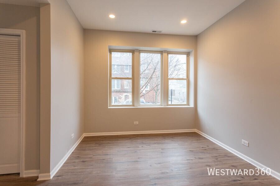 4656 N Albany Ave #1 - Photo 3 of 10