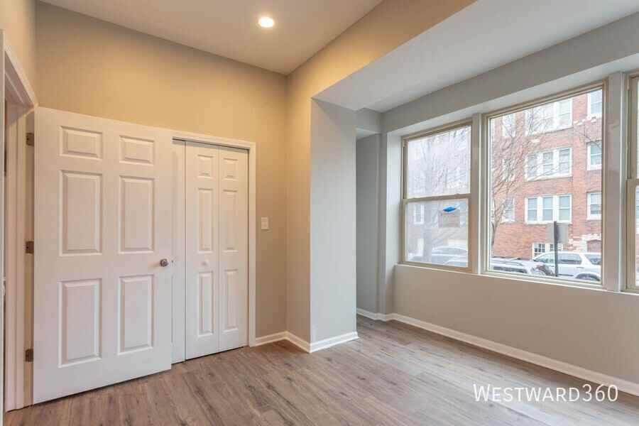 4656 N Albany Ave #1 - Photo 4 of 10