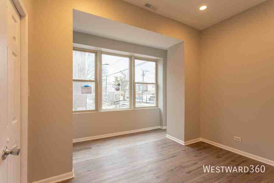 4656 N Albany Ave #1 - Photo 5 of 10