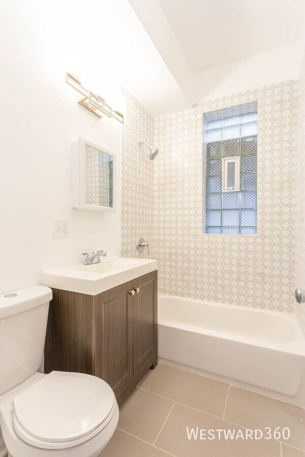 4656 N Albany Ave #1 - Photo 7 of 10