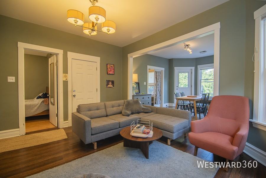 4948 N Winchester Ave #2 - Photo 4 of 15