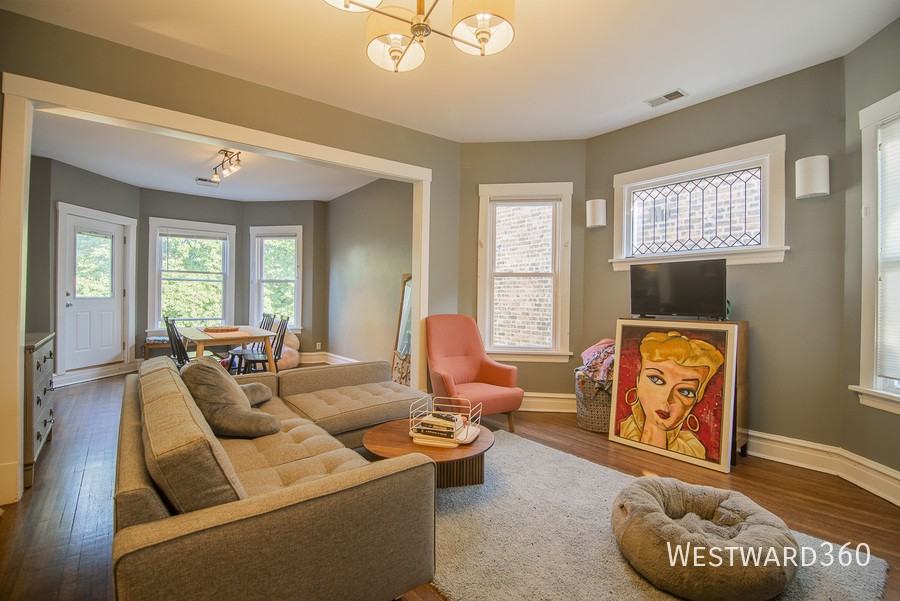 4948 N Winchester Ave #2 - Photo 5 of 15