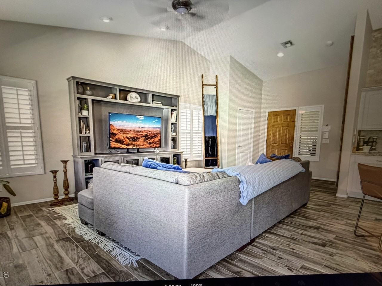 2913 E Runaway Bay Pl #NA - Photo 4 of 16