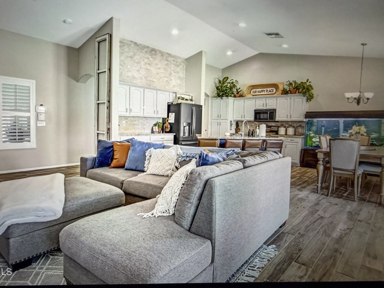 2913 E Runaway Bay Pl #NA - Photo 6 of 16