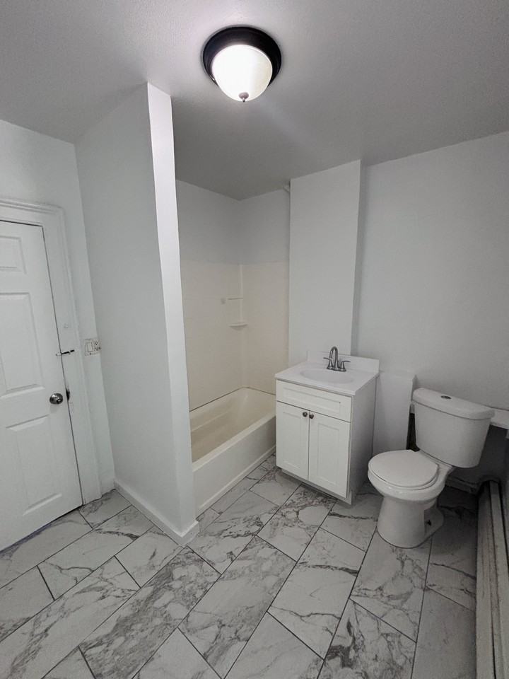 393 Straight St #2 - Photo 4 of 11