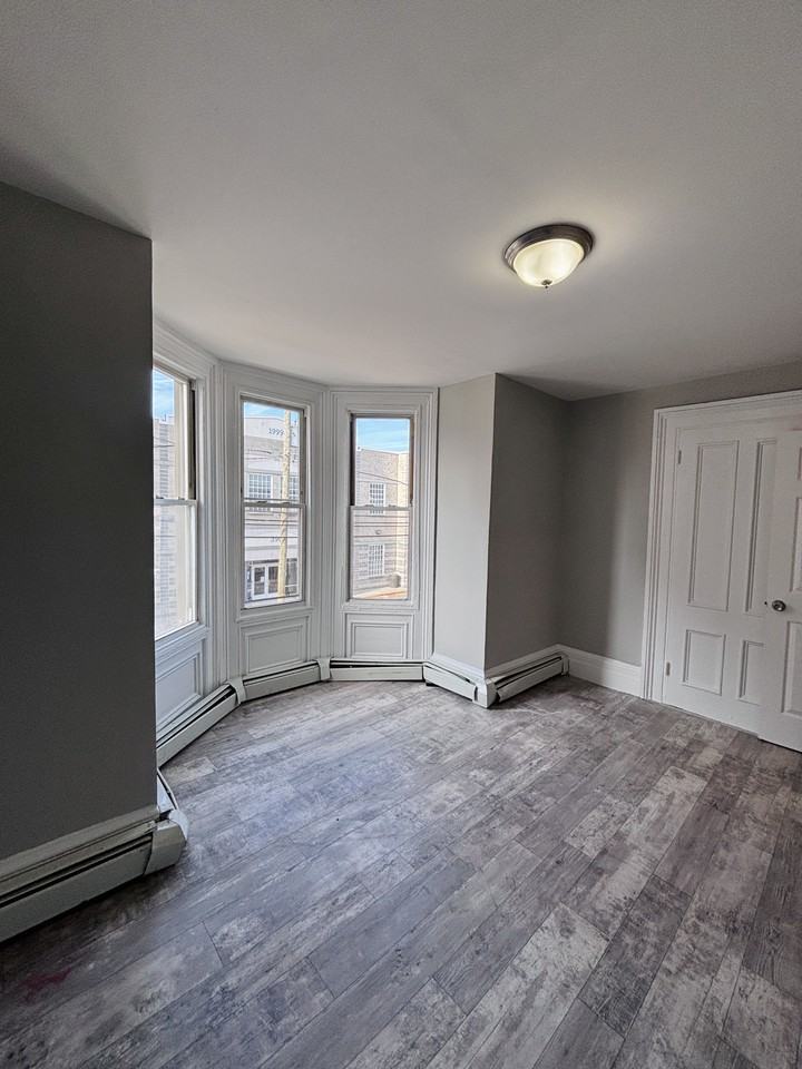 393 Straight St #2 - Photo 6 of 11