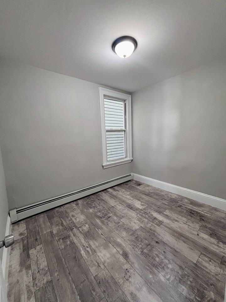 393 Straight St #2 - Photo 7 of 11