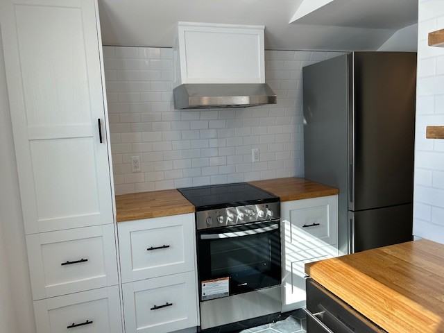 549 Saint Clair Ave #549 - Photo 7 of 12