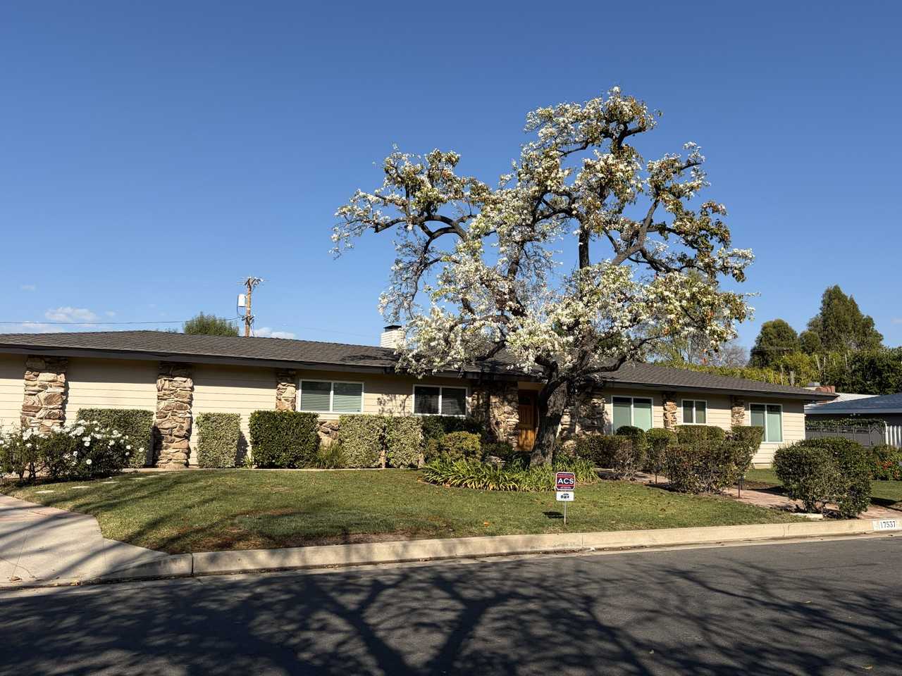 17537 Margate St #NA - Photo 2 of 38