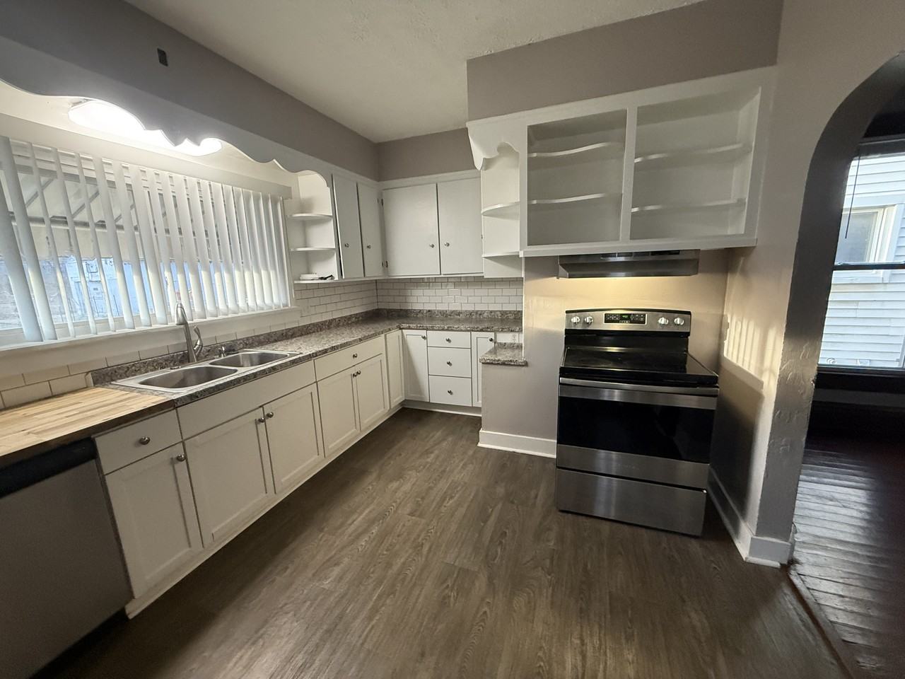 429 Maple Ave #NA - Photo 4 of 22