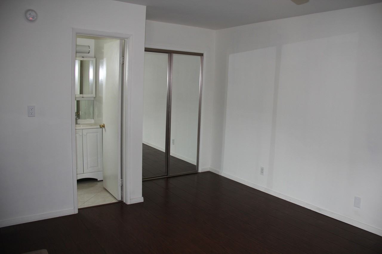 2010 Pacific Ave #4STUDIO - Photo 4 of 22