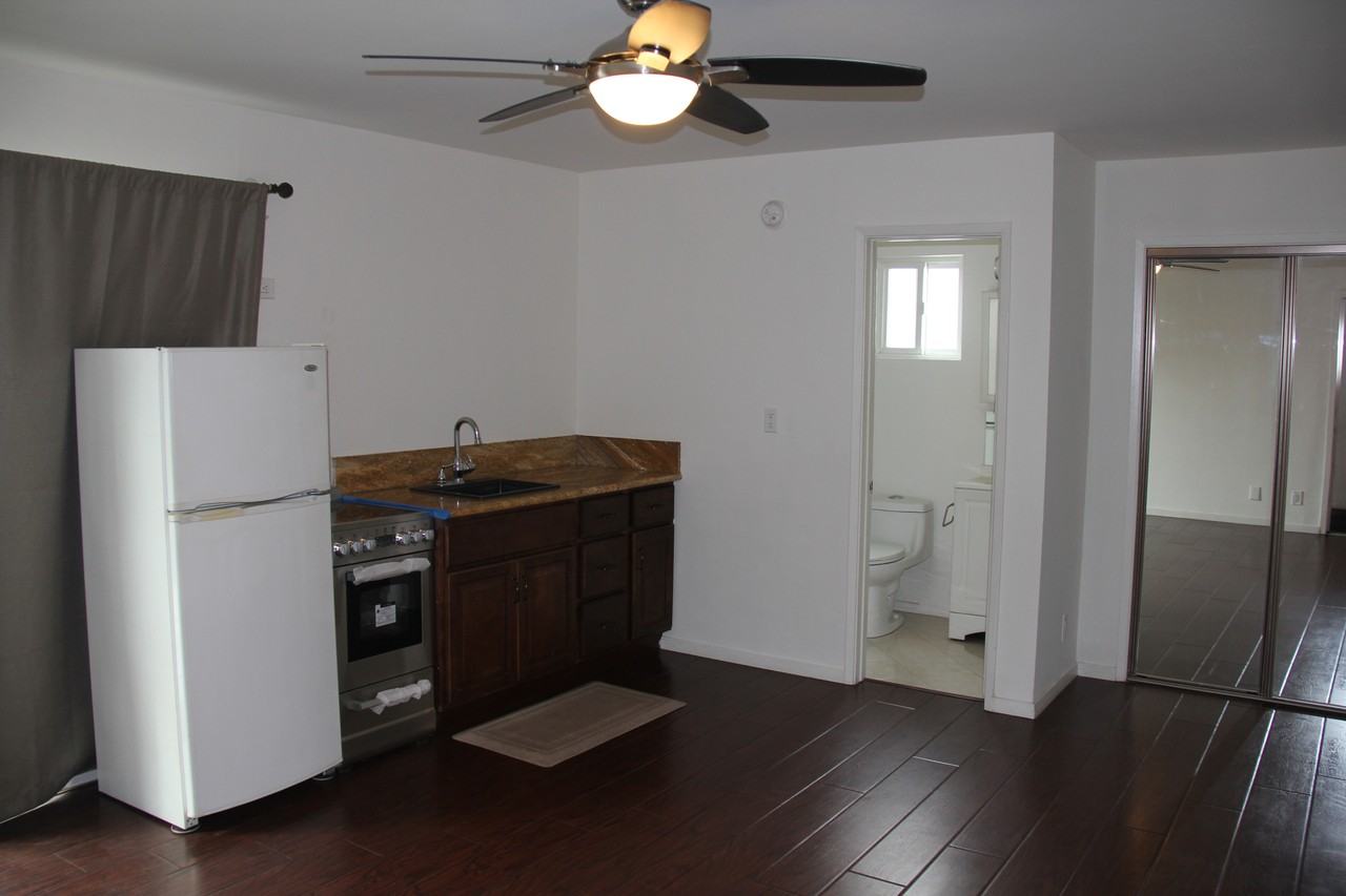 2010 Pacific Ave #4STUDIO - Photo 7 of 22