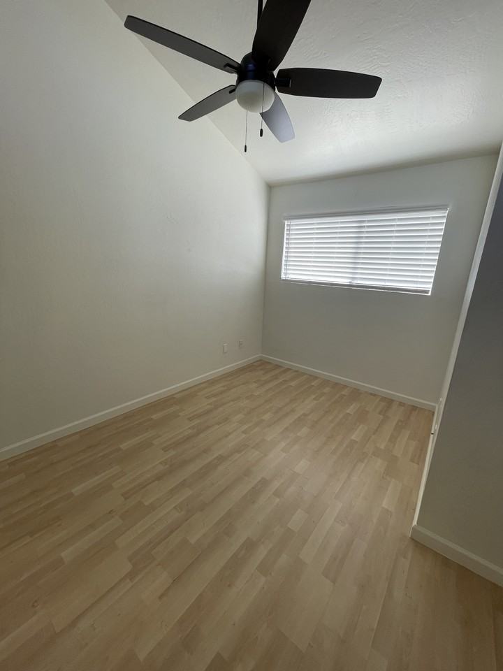 13816 N 42nd Pl #NA - Photo 4 of 18