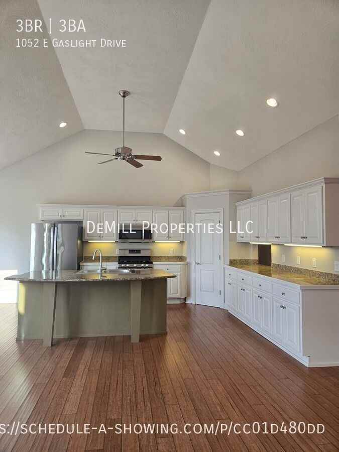 1052 E Gaslight Dr - Photo 7 of 19