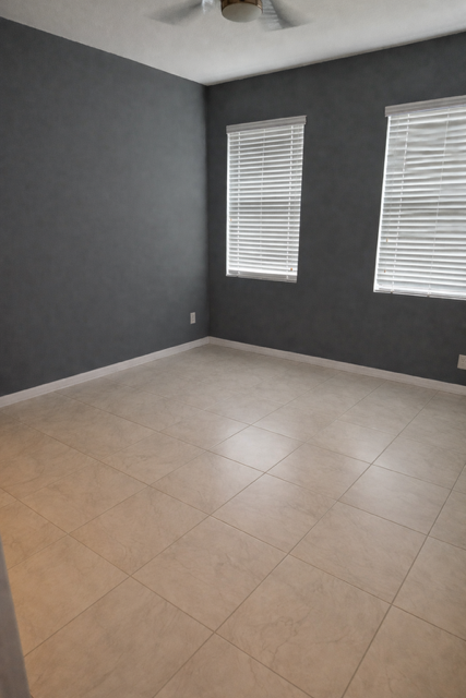 1040 Nw 33rd Ct #1040 - Photo 5 of 17