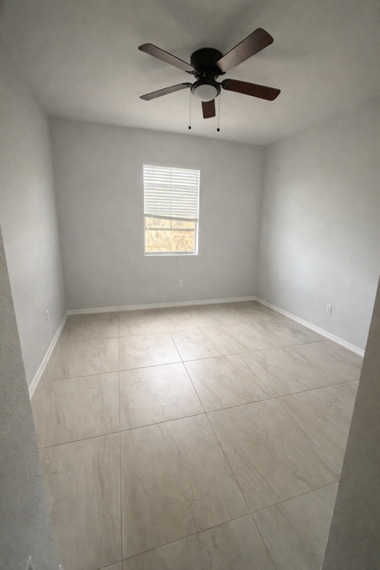 1040 Nw 33rd Ct #1040 - Photo 7 of 17