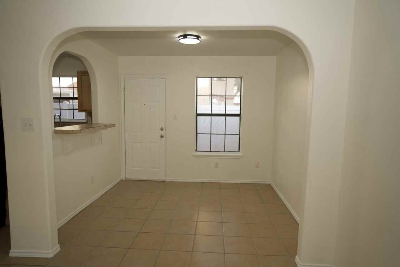 746 Sonesta Dr #D - Photo 3 of 18