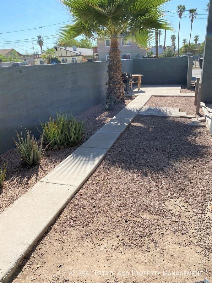 909 E Roosevelt St #6 - Photo 6 of 8