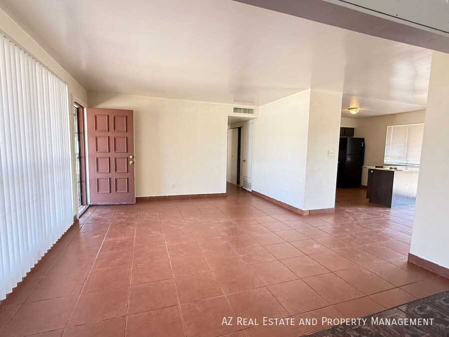 8931 W Monterosa St - Photo 5 of 32