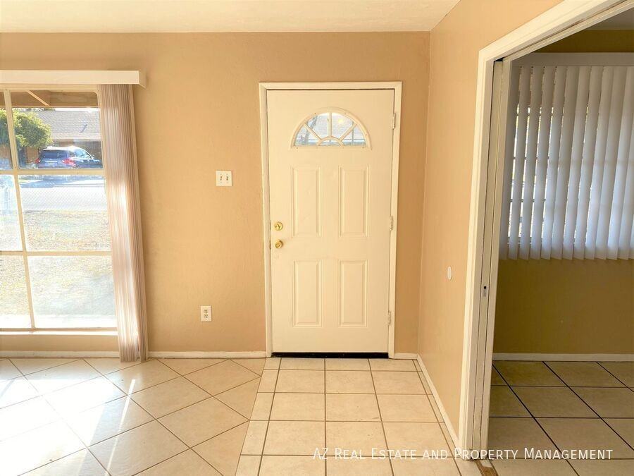 3134 W Pierson St - Photo 5 of 24