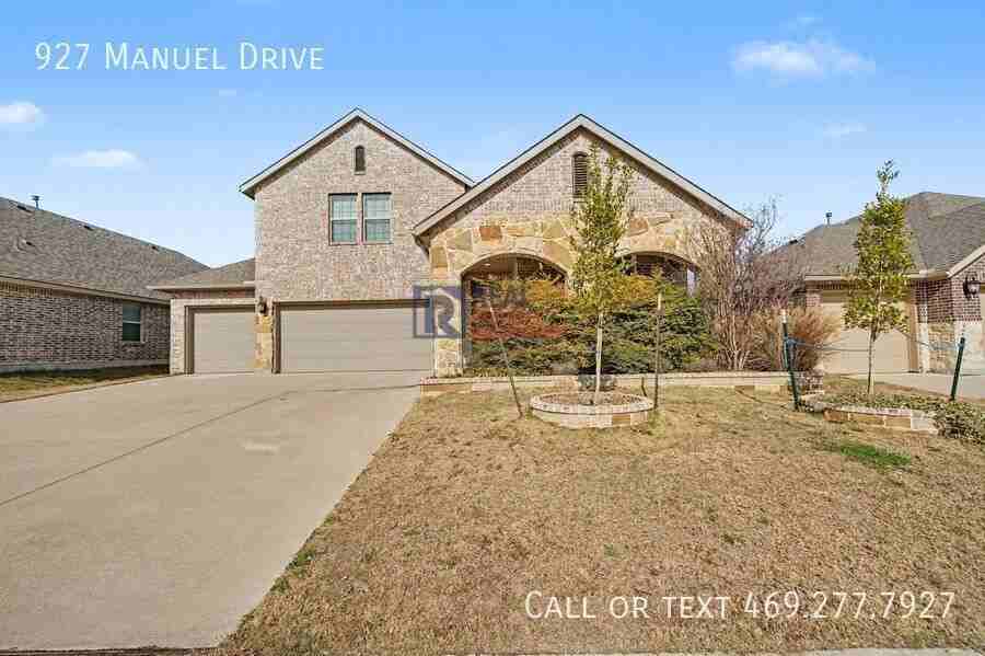 927 Manuel Dr - Photo 2 of 29