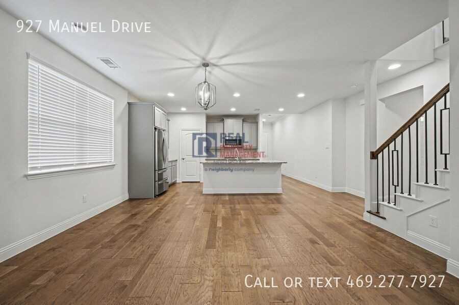 927 Manuel Dr - Photo 3 of 29