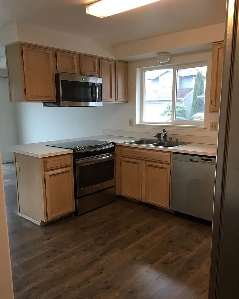 2731 176th St Ne #1 - Photo 3 of 11