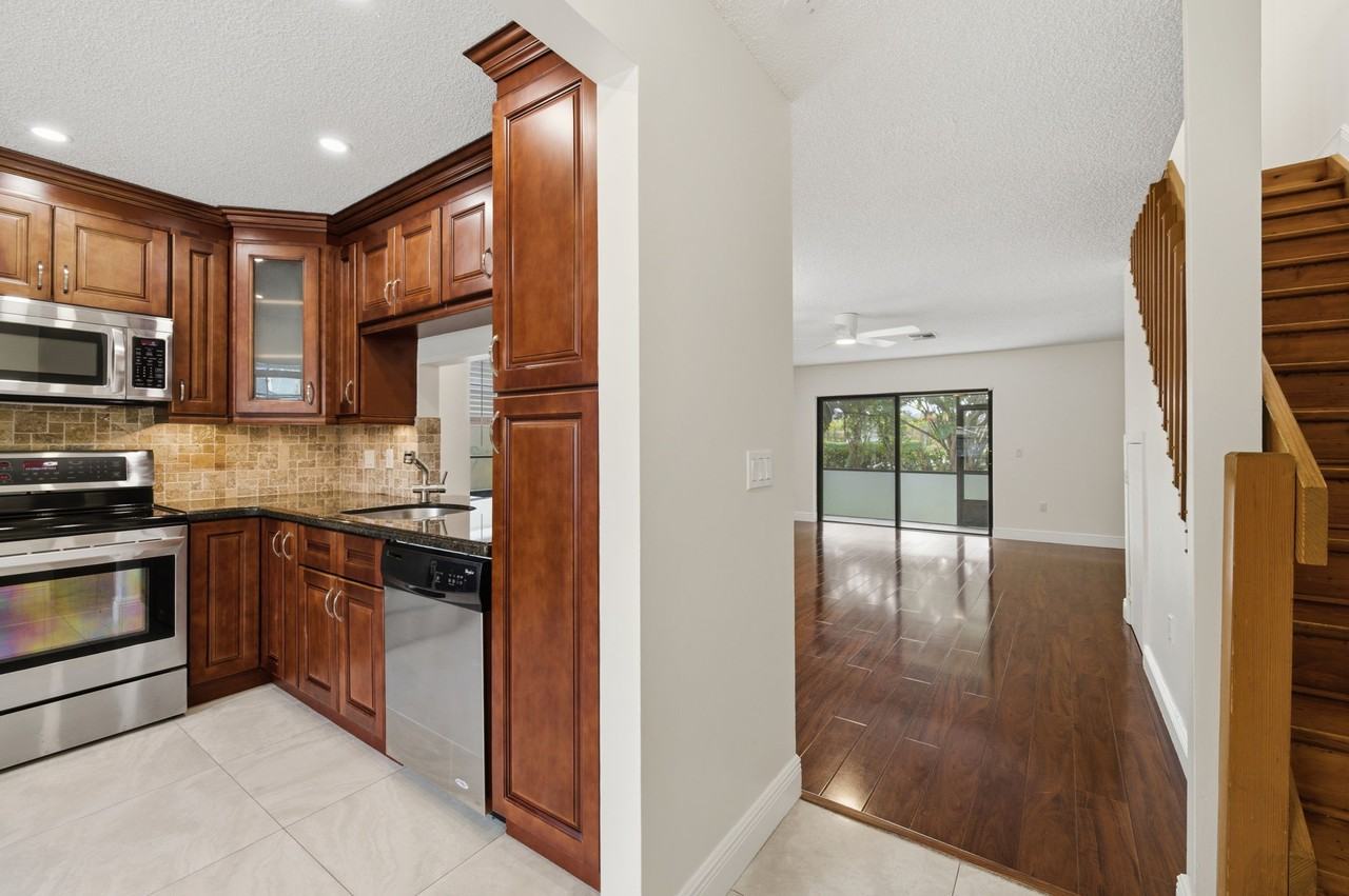 454 Westree Ln #454 - Photo 4 of 21