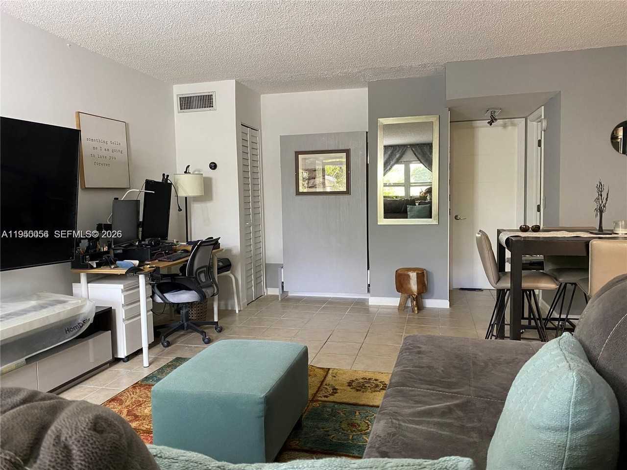 1425 Arthur St #1425115B - Photo 5 of 25