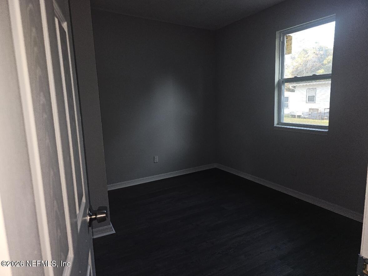 5533 Huwood Ave #5533-2 - Photo 4 of 6