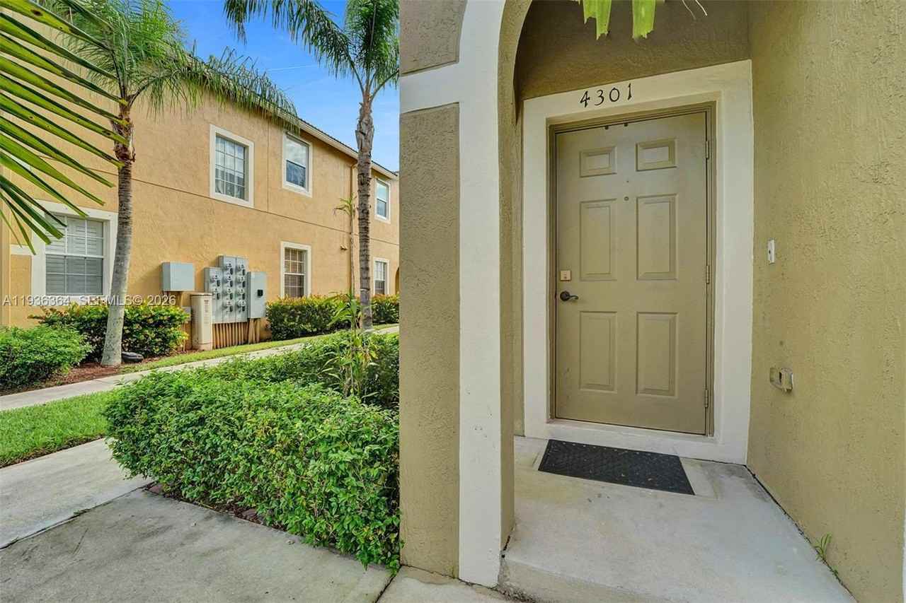 4301 Sw 131st Ln #4301-3202 - Photo 3 of 50