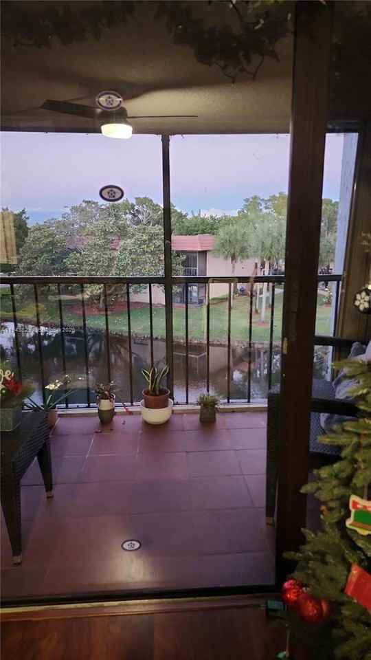 200 Lakeview Dr #200-307 - Photo 2 of 11