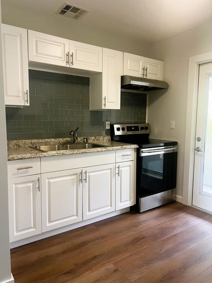 462 Granada St #462A - Photo 3 of 10