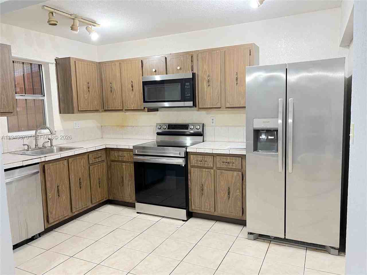 6518 Sw 41st St #6518-6518 - Photo 3 of 26