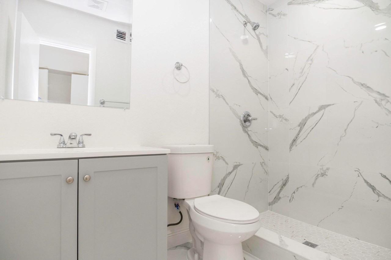 924 Nw 11th Ct #924 - Photo 7 of 15