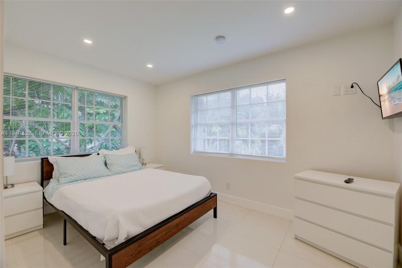 1125 99th St #1125-12 - Photo 2 of 30