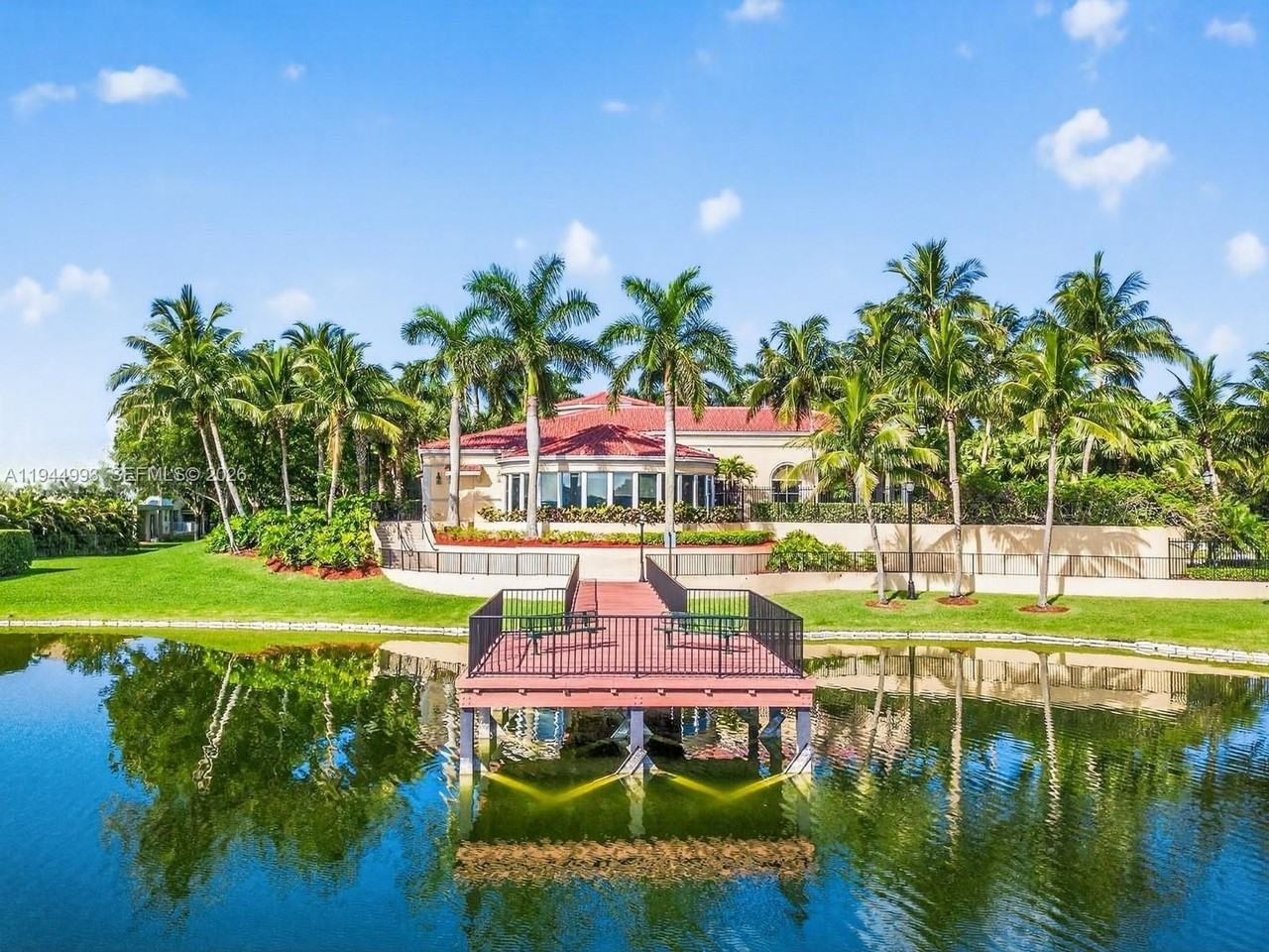 Vizcaya #15687 - Photo 4 of 24